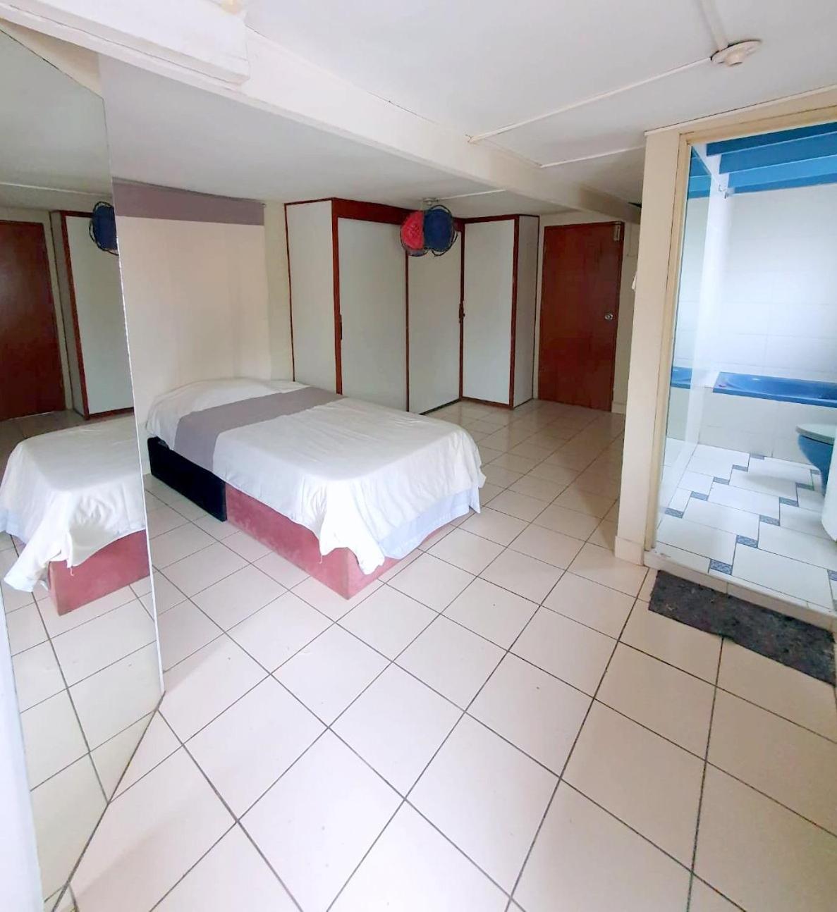 Hostel Colores Miraflores ليما المظهر الخارجي الصورة
